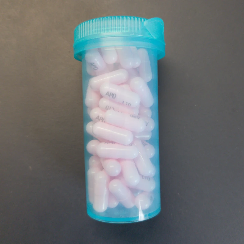 满满一罐小药丸，看着就让人很安心